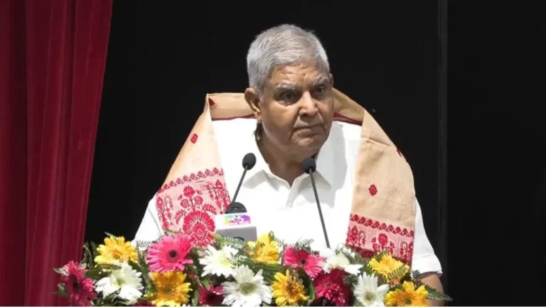 ‘कुछ लोग जीवन जीते हैं, कुछ उसे देखते हैं…’ पूर्व उपराष्ट्रपति जगदीप धनखड़ ने किस पर कसा यह तंज?